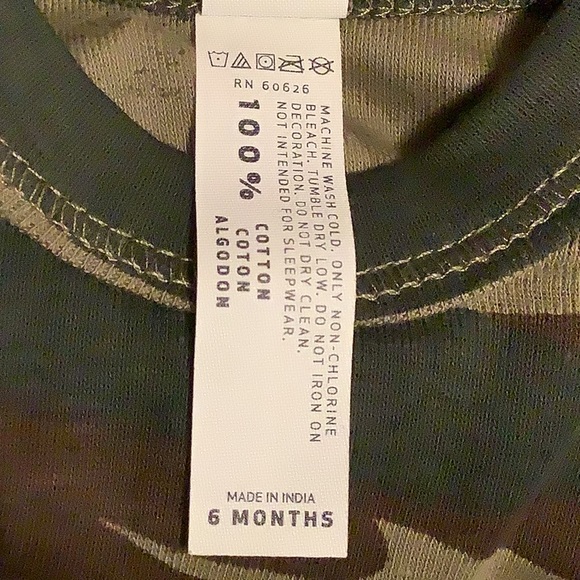 I Give the Odors Around Here, camouflage onesie - Picture 4 of 4